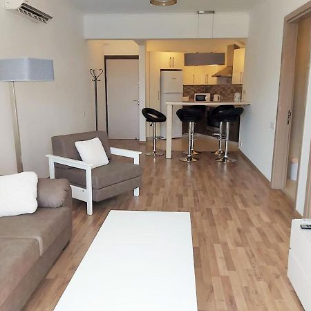 Apartment 32 Center Point Larnaca Eksteriør billede